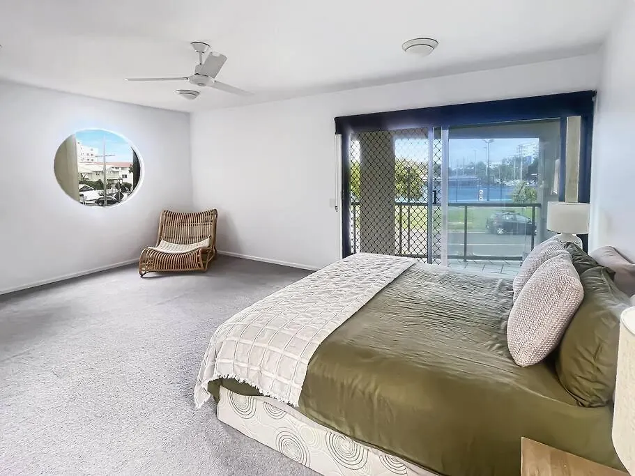 Charming Central Cotton Tree Unit Maroochydore