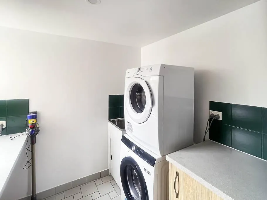 Charming Central Cotton Tree Unit Maroochydore