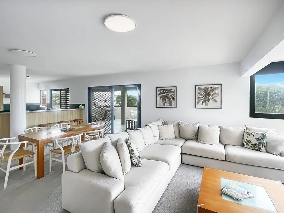 Charming Central Cotton Tree Unit Maroochydore 0*,